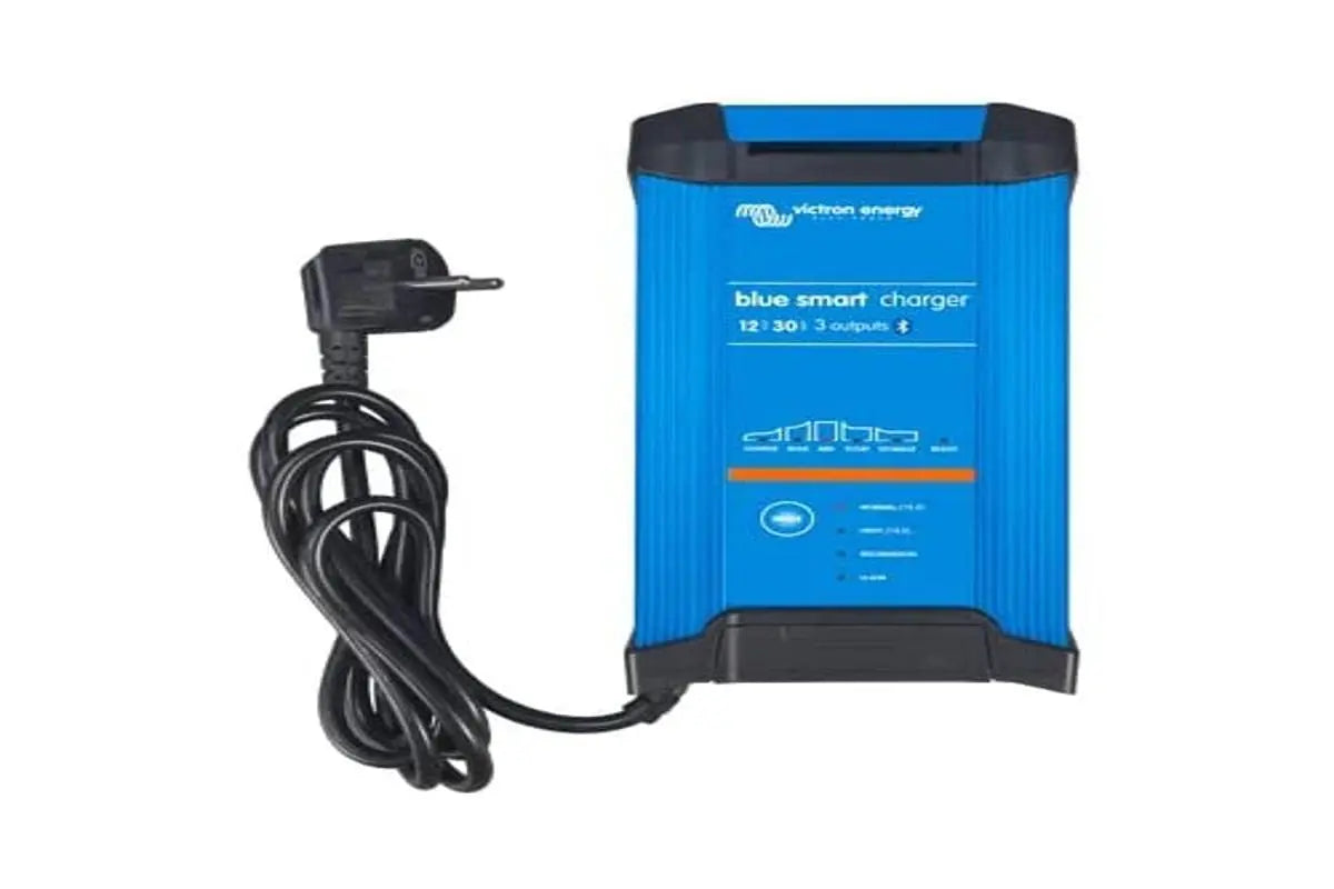 Victron Energy BPC123044002 Cargador de bater¨ªas azul inteligente IP22 12/30(3) 230 V CEE 7/7, 12V/30A, 3 Salidas. Bluetooth.
